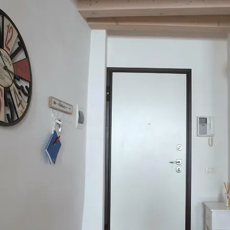 Old Town Apartment *